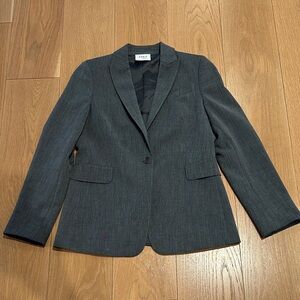 Akris Punto Charcoal Women's Blazer. Partially lined, 1 button, single back vent